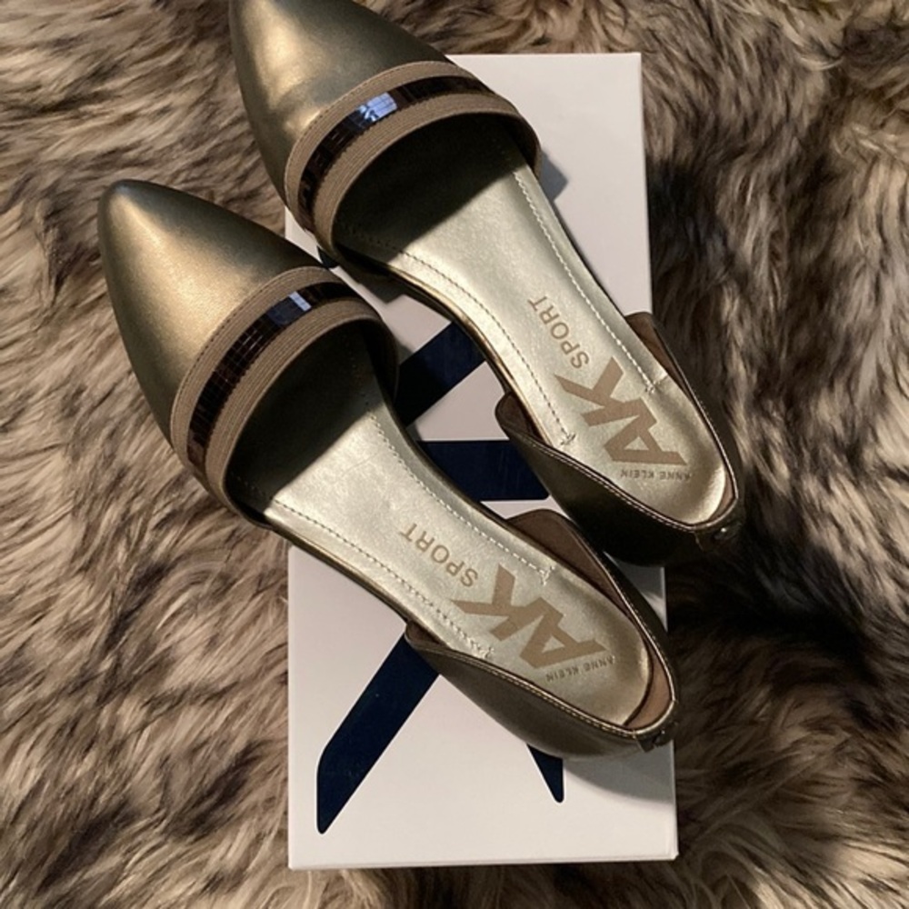 Anne Klein Sport ◦ neutral sand colored flats new in box